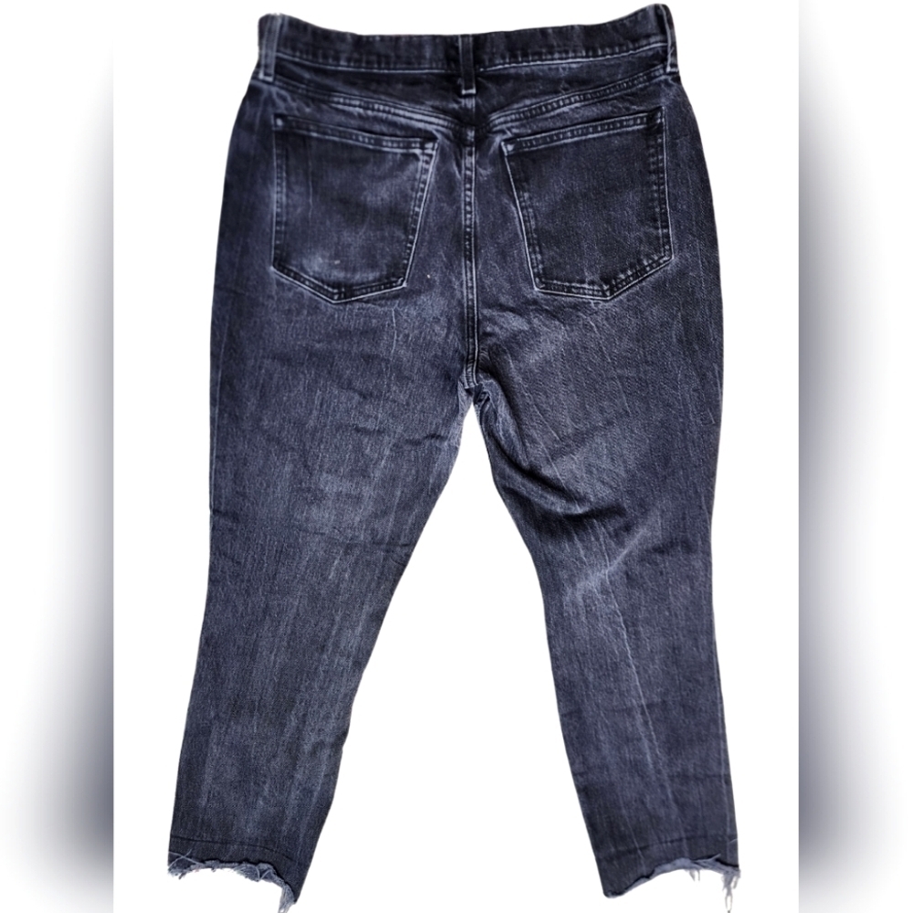 Abercrombie High Rise Mom Jean, Black, Distressed, Raw Hem Denim, Size 14R - Picture 3 of 6